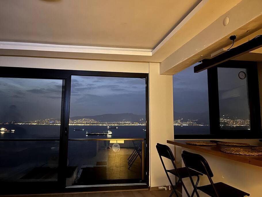Near The Historical Elevator With A Sea View Apartment Izmir Exterior photo